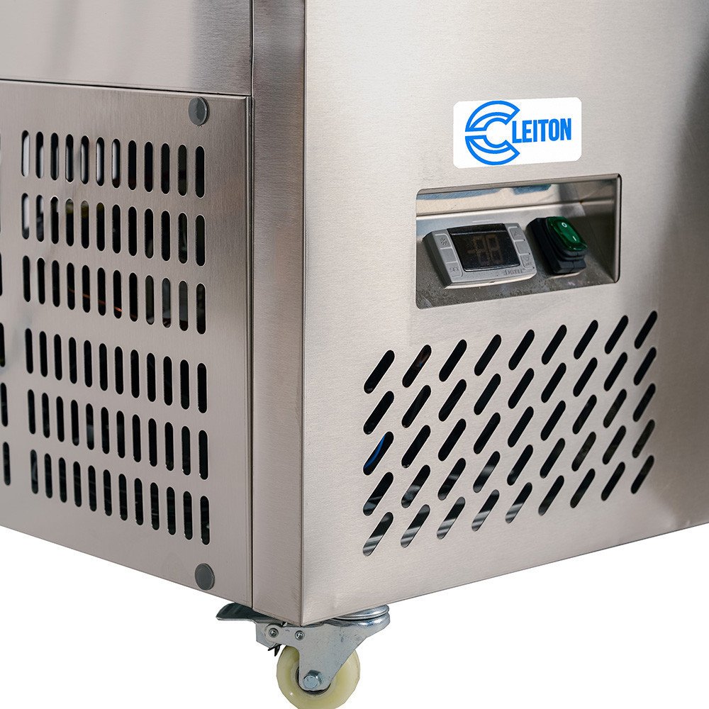 Botellero Refrigerado 3 Puertas 150 cm CLEITON - Capacidad 438L