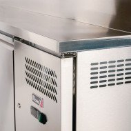 Mesa Ensaladera Refrigerada 180 cm 3 Puertas 10 Cubetas GN 1/3 Cleiton