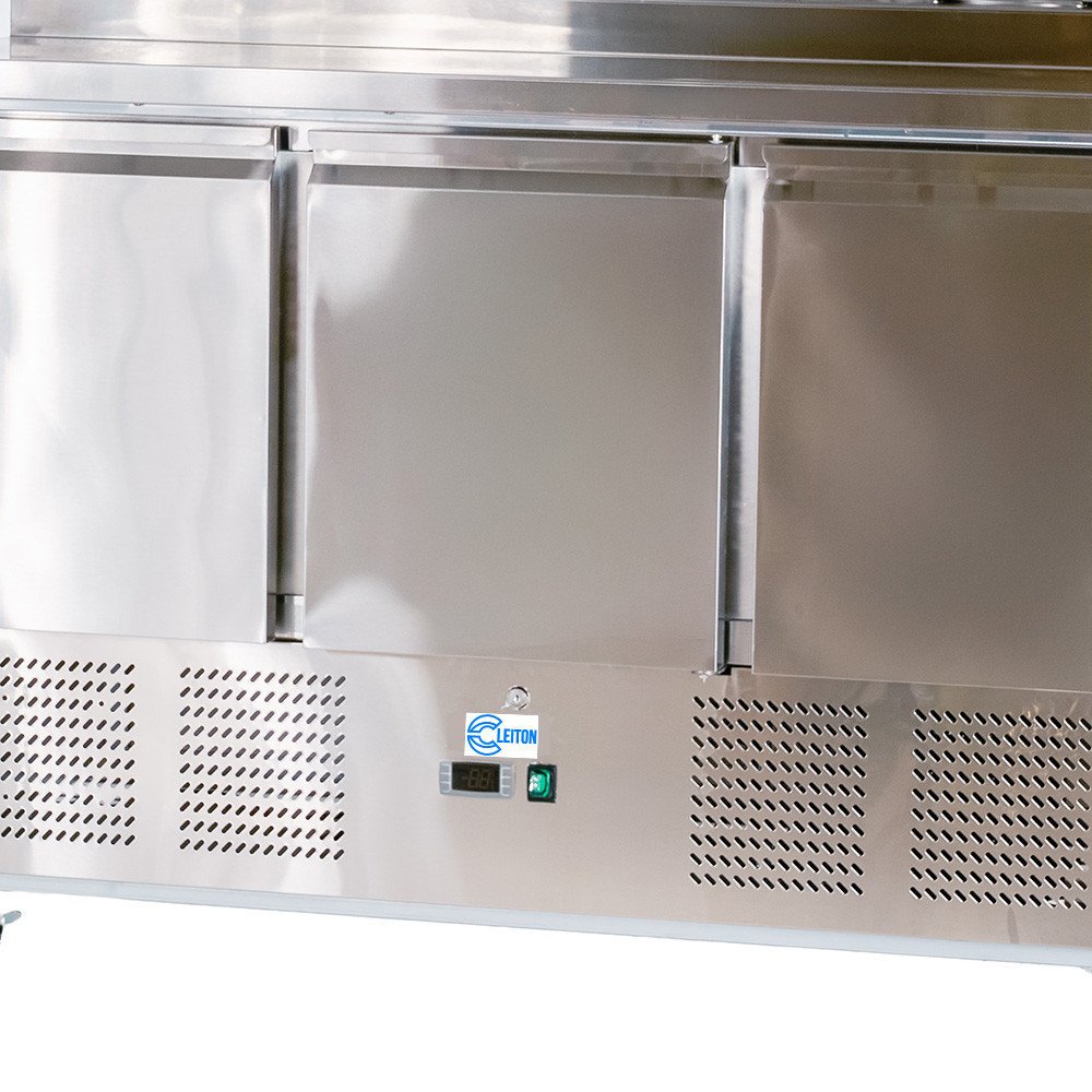 Mesa de Preparación Fría 136 cm 3 puertas CLEITON | Refrigerada