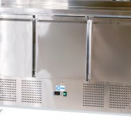 Mesa de Preparación Fría 136 cm 3 puertas CLEITON | Refrigerada