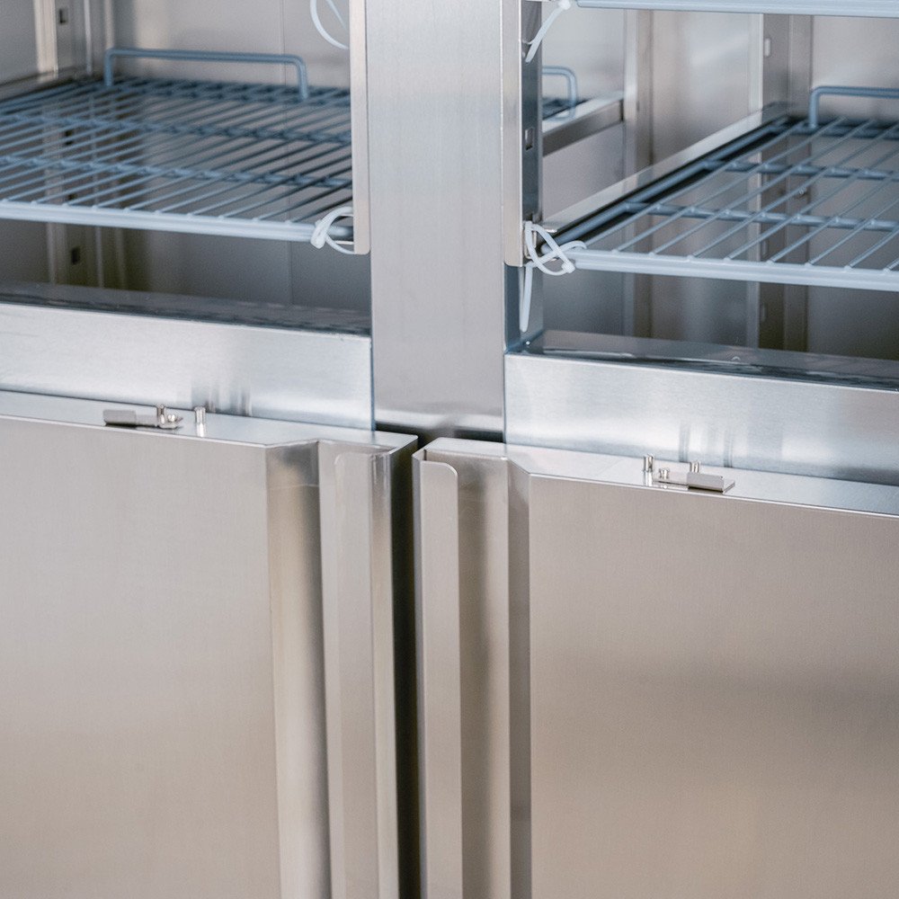 Armario Refrigerado 4 Puertas Medias 134 cm Ventilado CLEITON - 1065 L