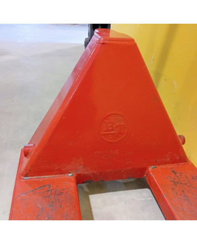 37. Transpaleta Manual TOYOTA Industrial 1500 Kg / 1,5 Toneladas