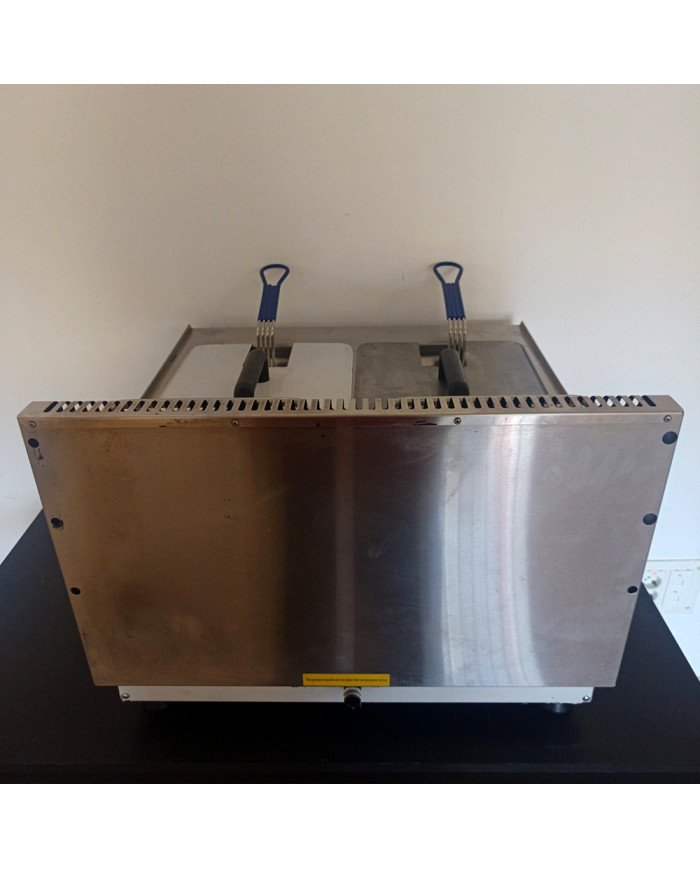 20. Freidora Industrial a Gas Butano de 14+14 Litros Doble Sobremesa con Minisit (CC-133) ®Romux