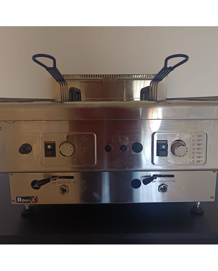 20. Freidora Industrial a Gas Butano de 14+14 Litros Doble Sobremesa con Minisit (CC-133) ®Romux