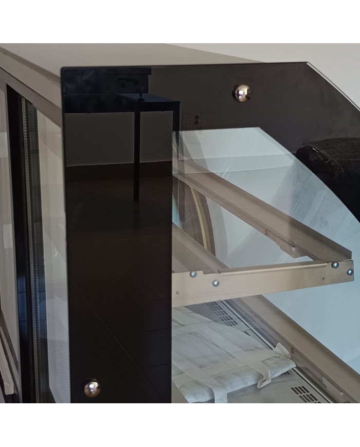 45. Vitrina Pastelera Expositora Refrigerada de Suelo 2 Estantes con Cristal Curvo Negra 450 Litros Ventilada (FR-158) ®Romux
