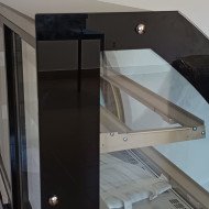 45. Vitrina Pastelera Expositora Refrigerada de Suelo 2 Estantes con Cristal Curvo Negra 450 Litros Ventilada (FR-158) ®Romux