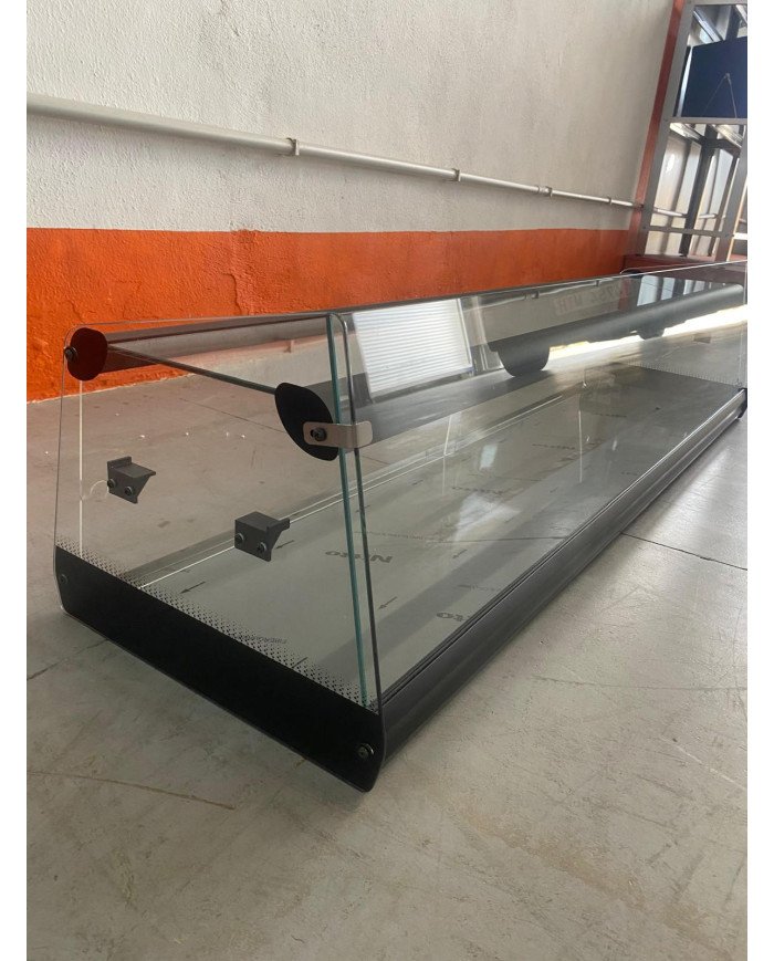 112. Vitrina Neutra Triple de 150 cm