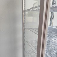 88. Vitrina Pastelera Expositora Refrigerada Vertical de Suelo 4 Estantes con 1 Puerta Blanca 230 Litros Ventilada (FR-138)