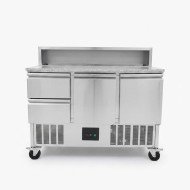 Mesa de Preparación Fría 136 cm 3 puertas CLEITON | Refrigerada