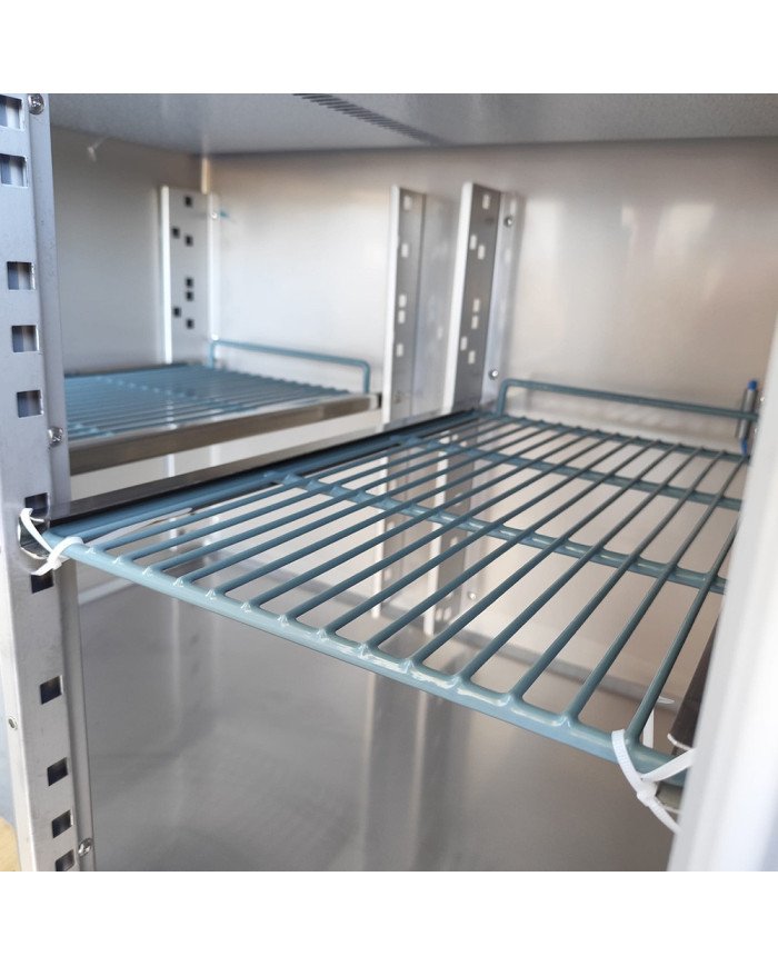 Mesa Ensaladera Refrigerada de 2 Puertas 151x80 cm para Cubetas GN con Tapa Abatible de Acero CLEITON | Hostelería