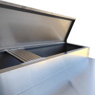 Mesa Ensaladera Refrigerada de 3 Puertas 202x80 cm para Cubetas GN con Tapa Abatible de Acero ROMUX | Hostelería