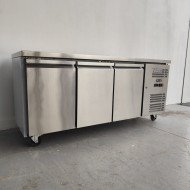 121. Bajo Mostrador de Congelación Acero Inoxidable 339 Litros 3 Puertas 180x60x85 cm (FR-73)