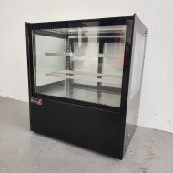 122. Vitrina Pastelera Expositora Refrigerada Cuadrada de Sobremesa 2 Estantes Negra 270 Litros Ventilada (FR-162)