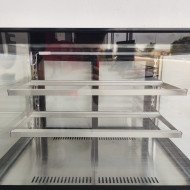 122. Vitrina Pastelera Expositora Refrigerada Cuadrada de Sobremesa 2 Estantes Negra 270 Litros Ventilada (FR-162)