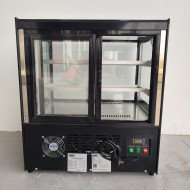 122. Vitrina Pastelera Expositora Refrigerada Cuadrada de Sobremesa 2 Estantes Negra 270 Litros Ventilada (FR-162)