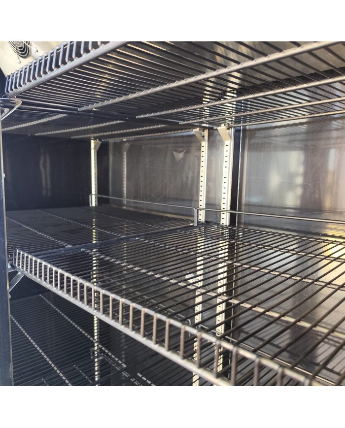 133. Armario Expositor de Congelación Modelo D Luz Led - 2 Puertas de Cristal Negro 1200 Litros Ventilado (FR-150)