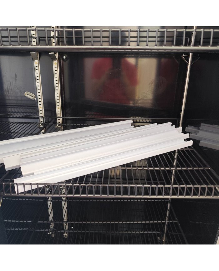 133. Armario Expositor de Congelación Modelo D Luz Led - 2 Puertas de Cristal Negro 1200 Litros Ventilado (FR-150)